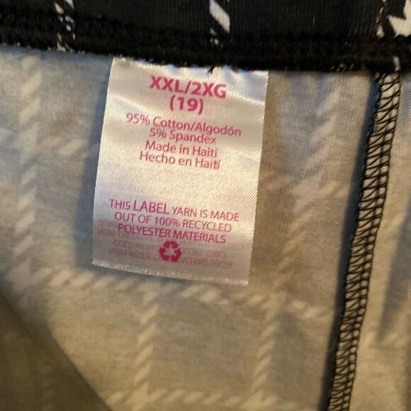 Women’s Plus Stretch Leggings - Picture 2 of 5